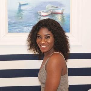 Meet your Posher, Alexis